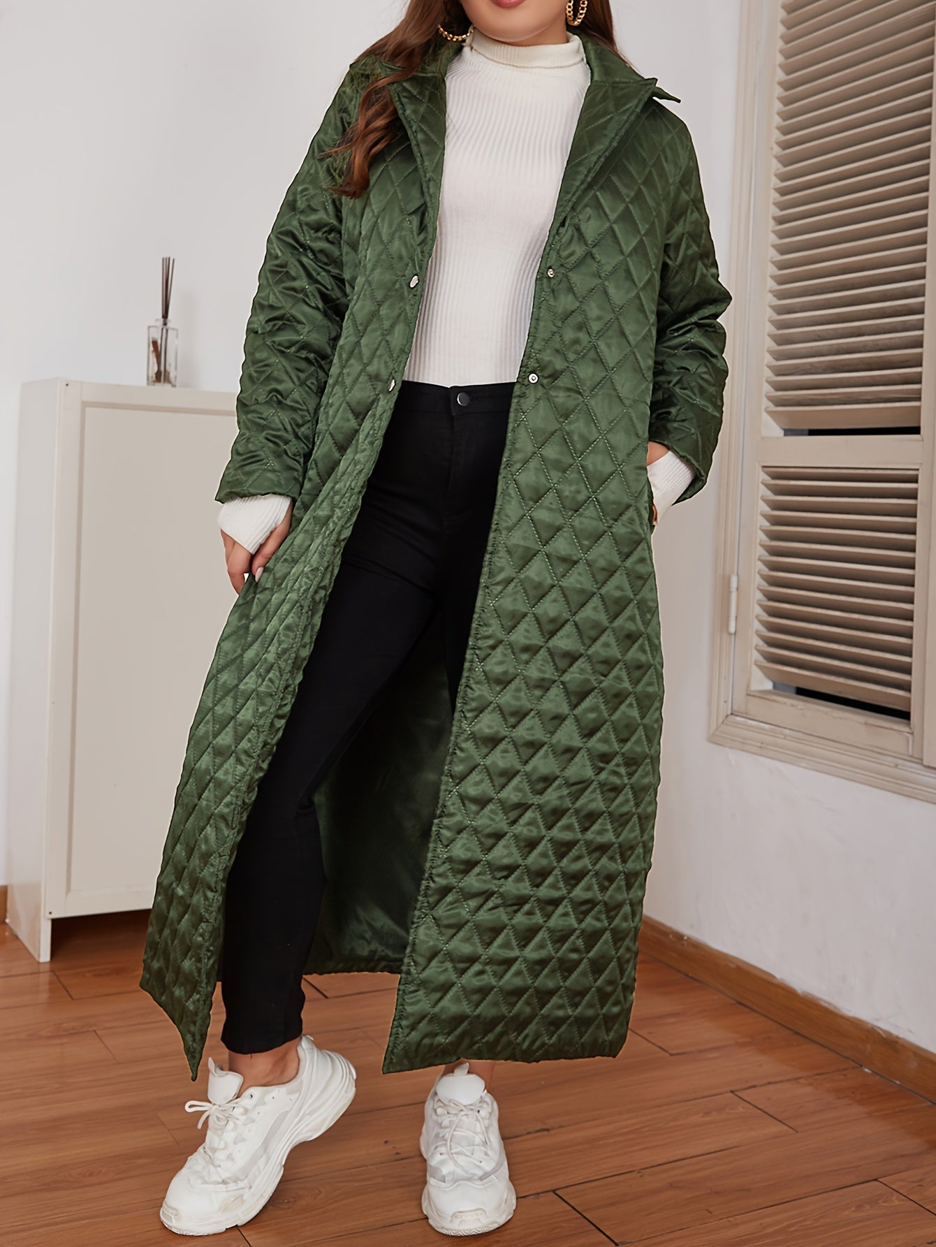 Elegant Plus Size Long Coat with Quilted Detail – V-Neck Polyester Fall/Winter Women’s Jacket, Solid Color, Machine Washable