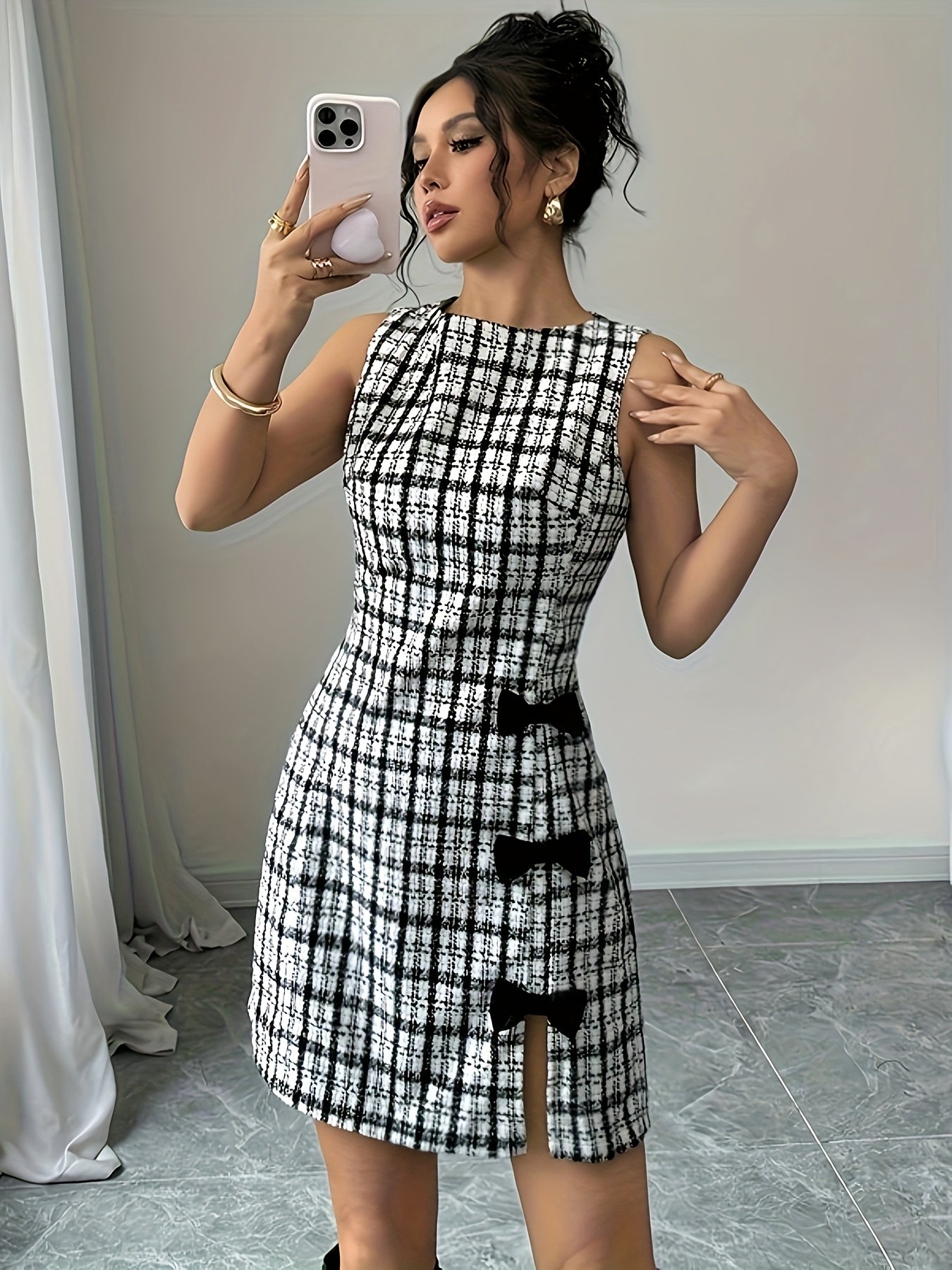 French-Style Sleeveless A-Line Mini Dress – Black & White Plaid with Bowknot Detail | Elegant Slim-Fit Spring/Autumn Dress
