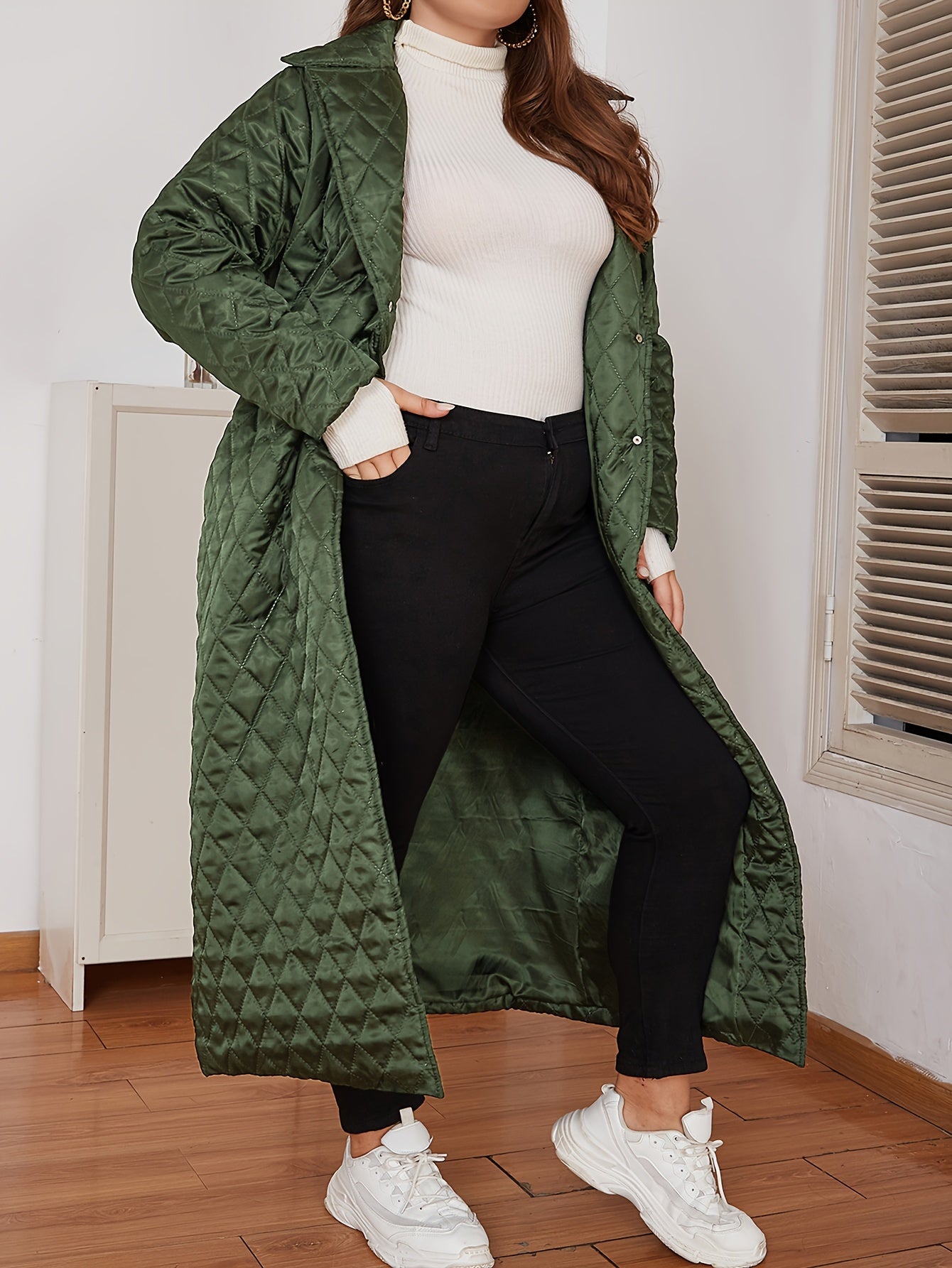 Elegant Plus Size Long Coat with Quilted Detail – V-Neck Polyester Fall/Winter Women’s Jacket, Solid Color, Machine Washable