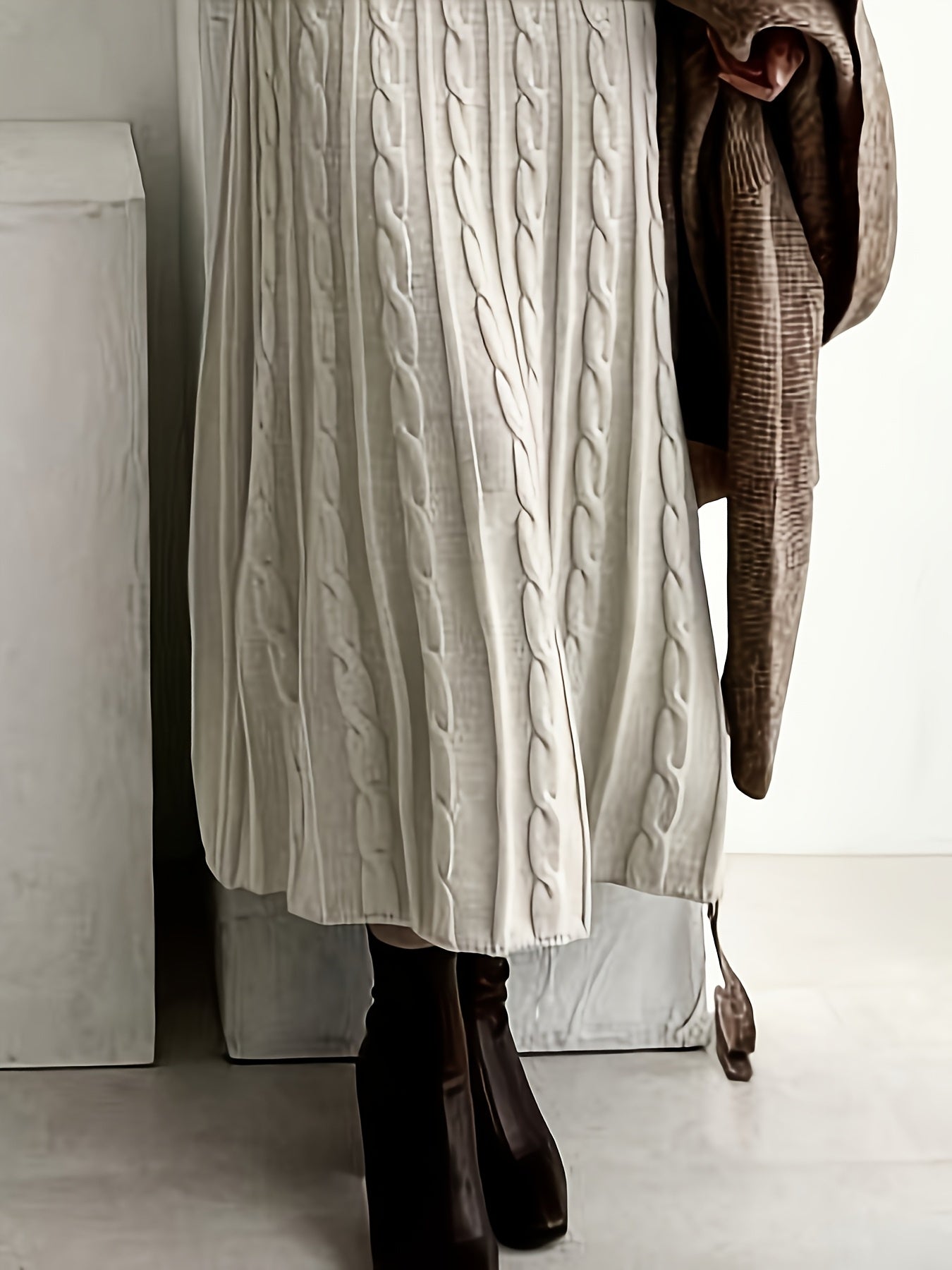 Women’s Elegant Long Dress – Solid Color Round Neck Full-Length Gown, Machine Washable Wedding Guest Dress, Prom Evening Gown, Formal Party Attire with Smooth Texture