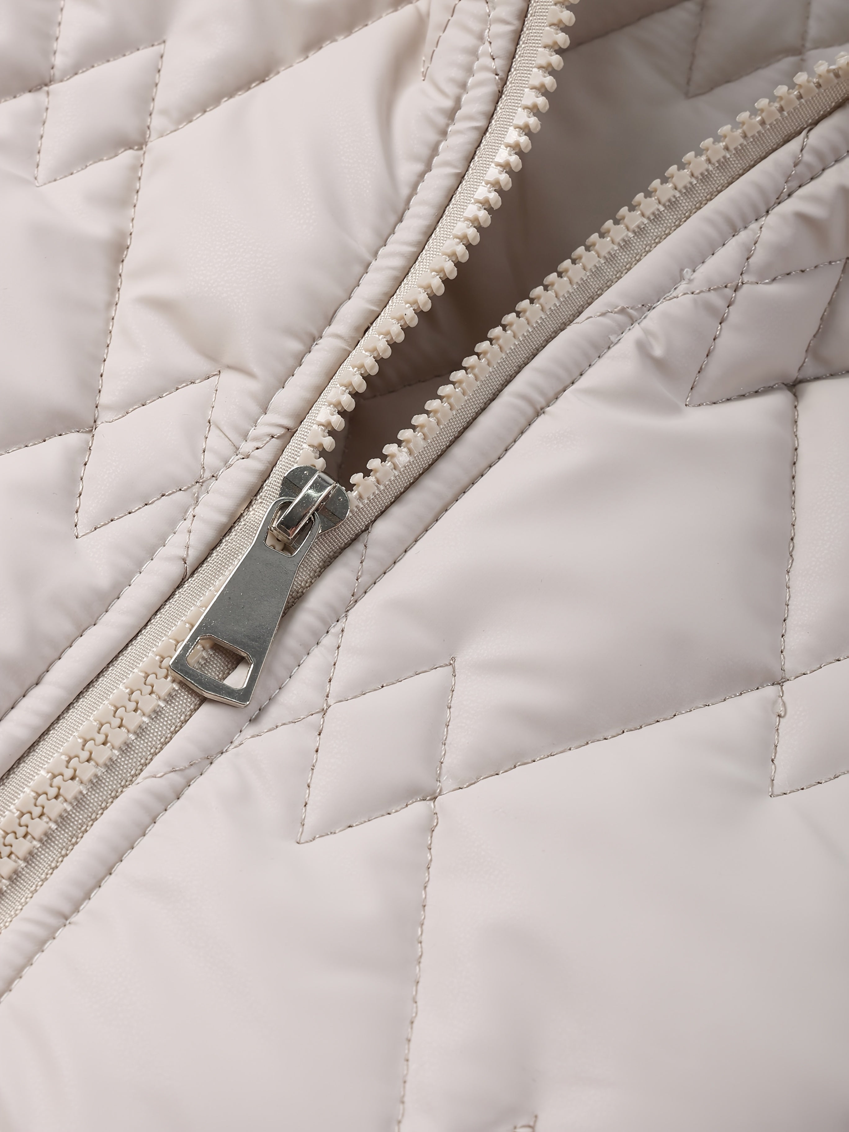 Women’s Elegant Long Winter Coat – Thick Quilted Hooded Jacket with Double Zipper, Warm Geometric Pattern, Loose Fit Style for Fall & Winter