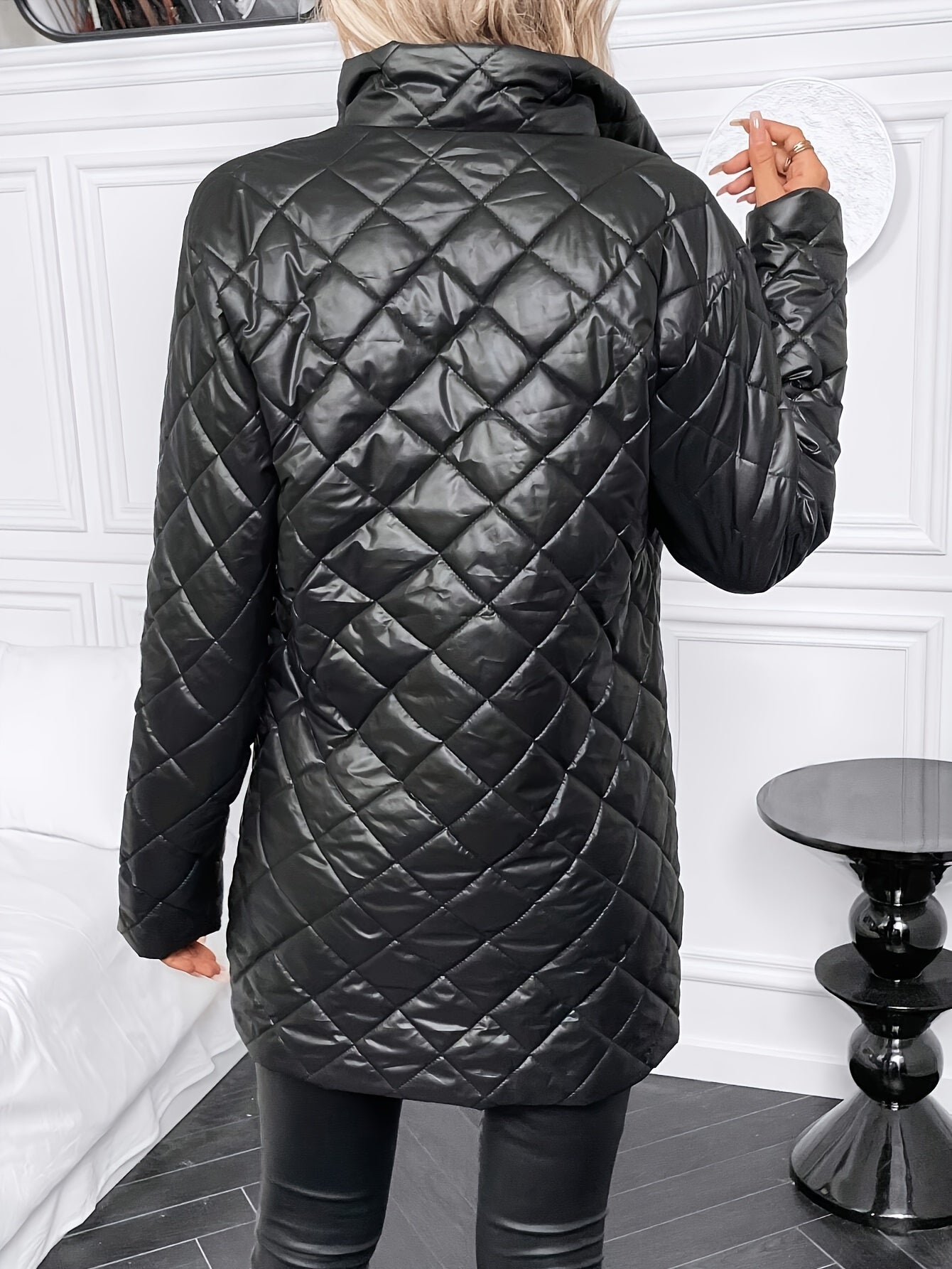 Women’s Elegant Quilted Polyester Jacket – Long Sleeve Zip-Up Coat with Pockets | Glossy Black Finish | Lightweight Puffer Style for Spring & Fall